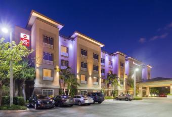 Best Western Plus Miami Airport North Hotel & Suites allows 18 year olds to book a room