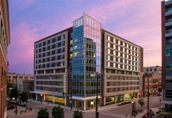 Hyatt Place Champaign/Urbana allows 18 year olds to book a room