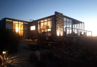 Caliza Valle de Guadalupe allows 18 year olds to book a room