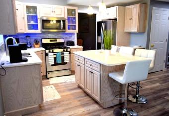 Come stay in this beautiful home. allows 18 year olds to book a room