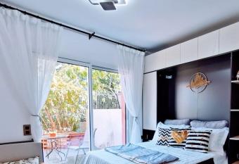 Cocon Marin : Studio Proche Mer has Balcony rooms