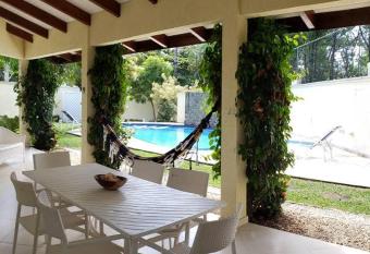 Casa com piscina otima has Smoking/Balcony rooms