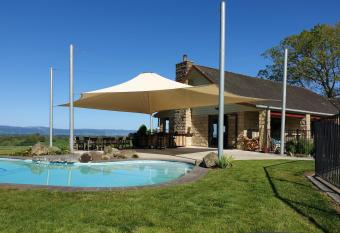 Shargmor Stable allows 18 year olds to book a room