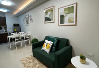 FLY & REST GUESTHOUSE - Mactan-Cebu International Airport has Balcony rooms