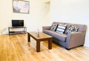 2BR/1BA house with AC/W/D/p allows 18 year olds to book a room