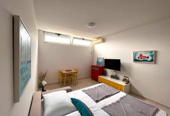 Last Minute Studio allows 18 year olds to book a room