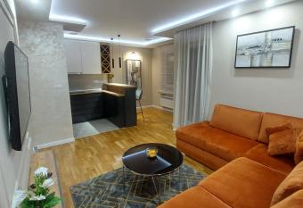 Apartment Mb lux 2 has Balcony rooms