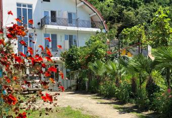 Sanni Guest House has Balcony rooms