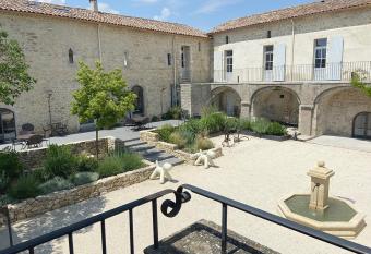 Domaine de la Bedosse allows 18 year olds to book a room