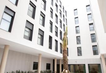 Micampus Burjassot Parque Residencia Universitaria allows 18 year olds to book a room