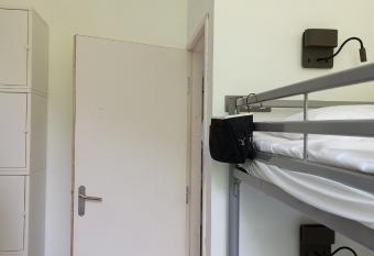 G  te Comme une parenth  se has Balcony rooms