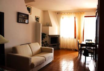 Roma a un passo e il mare in casa has Balcony rooms