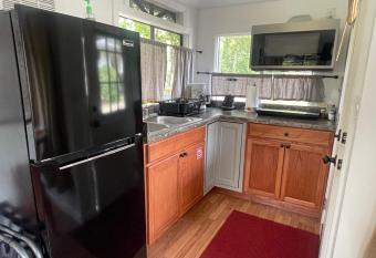 Creekside Fantasy Inn has Balcony rooms