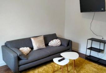 Le MERMOZ 2 has Balcony rooms