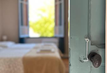 Le g  te du port canal has Balcony rooms