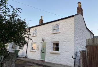 Forest Hill View allows 18 year olds to book a room