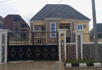 De-Convenant Apartment allows 18 year olds to book a room