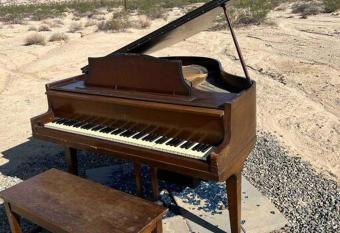 Serene Desert Retreat with HotTub & Sunset Views has rooms with a private hot tub