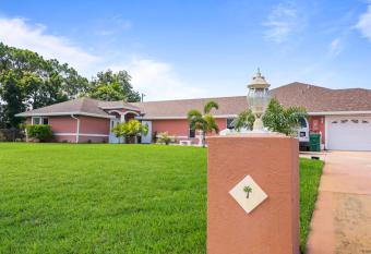 Carols Palm allows 18 year olds to book a room