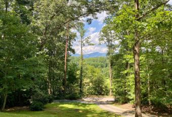 New Listing! Mountainview Escape has Balcony rooms