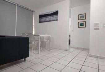 Lovely 1BD Apt - Great location! allows 18 year olds to book a room