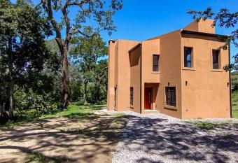 La Maison de Castellanos has Balcony rooms
