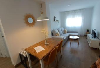 Apartamento a 12 minutos de Granada centro allows 18 year olds to book a room