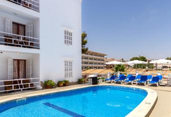 Hostal Residencia San Francisco has Balcony rooms