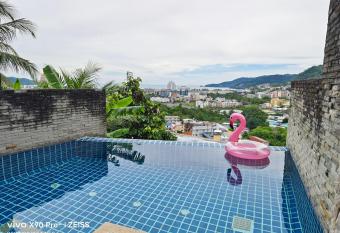patong villa2                     /               /                   has rooms with a private hot tub
