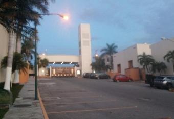 Casa en Renta, RESIDENCIAL OASIS 1,DE XOCHITEPEC, MORELOS. has Balcony rooms