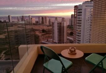 Exquisito y amplio departamento en el mejor sector de Re  aca has rooms with a private hot tub