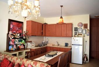 Helen s Cozy Apartment has Balcony rooms