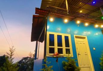 GRAND VIEW HOMESTAY has Balcony rooms