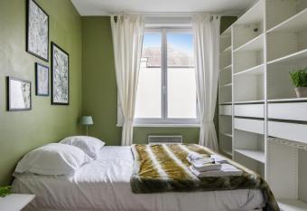 T2 - parking et jardin privatif has Balcony rooms