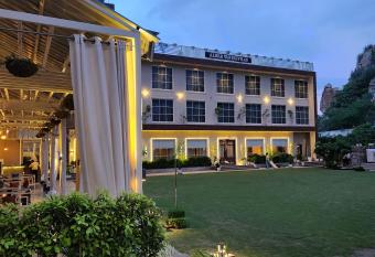 Alwar Vanyaevilas has Balcony rooms