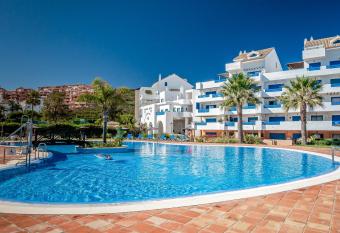 Duquesa Suites Manilva has Balcony rooms