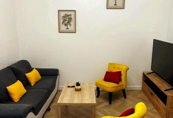 Appartement T2 avec terrasse proche cath  drale has Balcony rooms