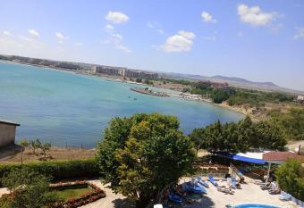 Blick auf die Bucht has Balcony rooms