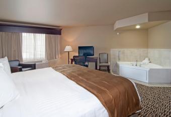 The Watford has rooms with a private hot tub