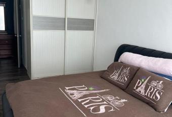 HK Square Studio has rooms with a private hot tub