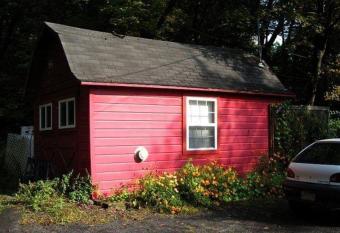 chezbevet has Balcony rooms