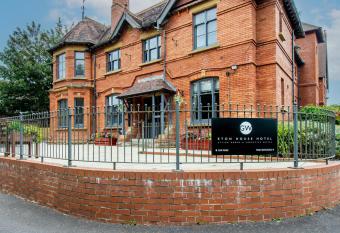 Eton House has Balcony rooms
