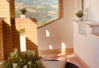 Matteo s House has Balcony rooms