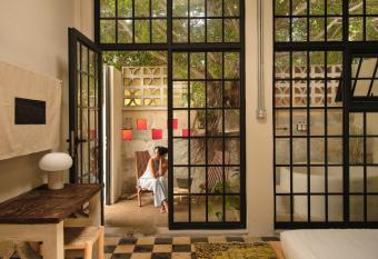 PAZ by DW has rooms with a private hot tub