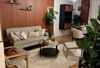 Canalisez-vous au Bord du Canal has Balcony rooms