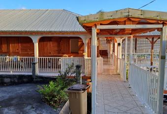 Chez chantal et serge has Balcony rooms