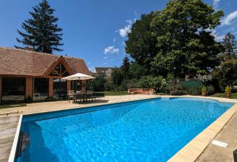 G  te Ch  teauroux, 2 pi  ces, 4 personnes - FR-1-591-550 has Balcony rooms