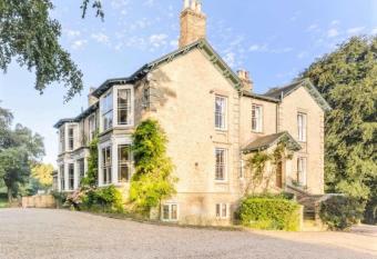 North Ormsby Manor allows 18 year olds to book a room