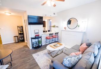 Convenient 2 bedroom 1 bathroom has Balcony rooms