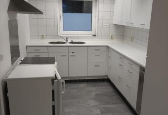    t Zunke allows 18 year olds to book a room